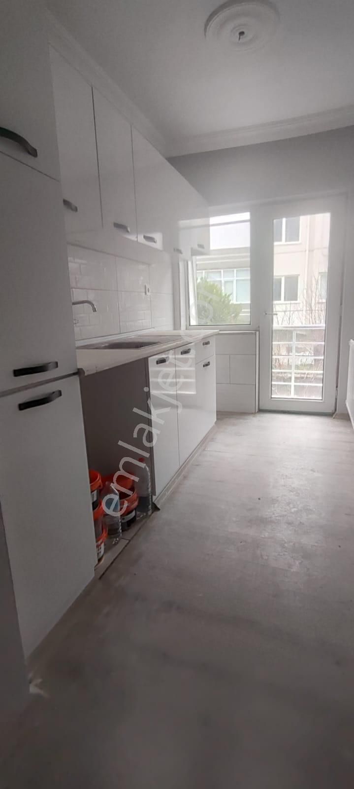🏡 Ayvalık Sarımsaklı’da Merkezi Konumda, Zemin Üstü 1. Kat, Aydınlık Ve Balkonlu Daire - Görsel 4