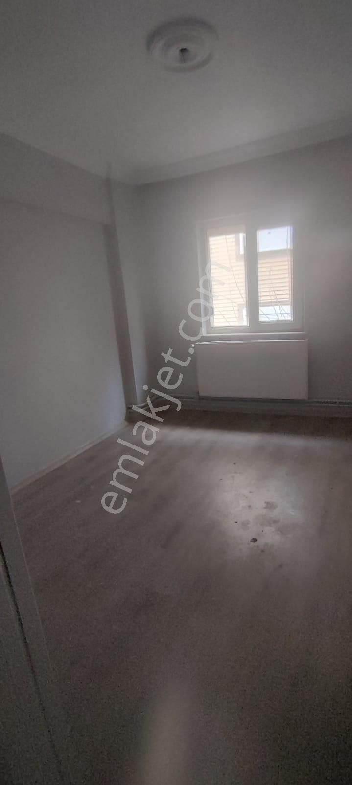 🏡 Ayvalık Sarımsaklı’da Merkezi Konumda, Zemin Üstü 1. Kat, Aydınlık Ve Balkonlu Daire - Görsel 8