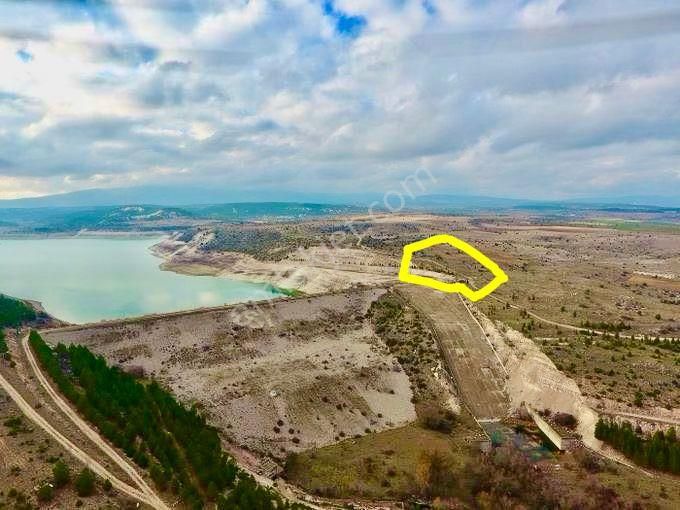 Kütahya Çavdarhisar Yukarı Köyünde 14.334 M² Tarla Satılıktır