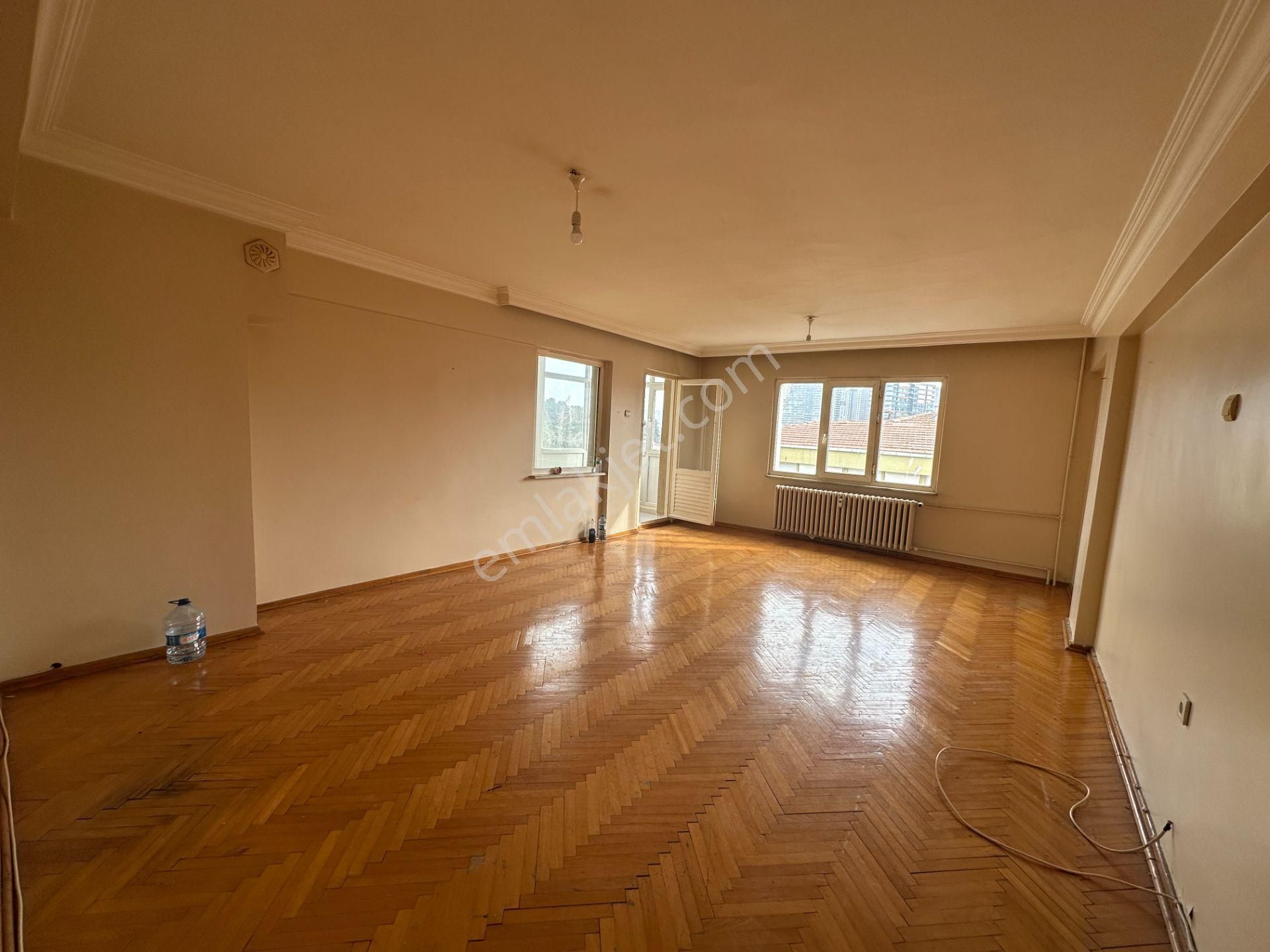 Kadıköy Hasanpaşa Acıbadem Metro Yanı Site İçi 3+1 Kiralık Daire