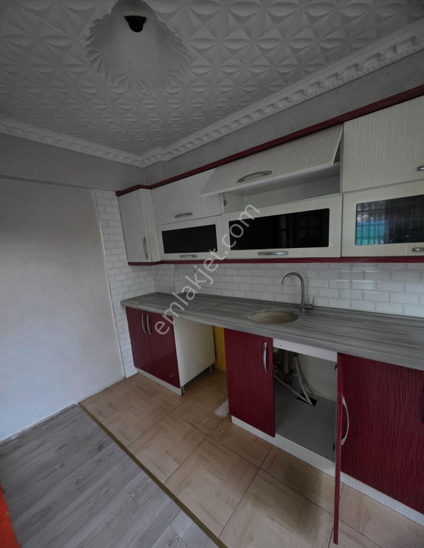 Mevlana Mahallesi'nde, 150 M2 Bahçeli, Müstakil Girişli 1+1 Ev - Görsel 18