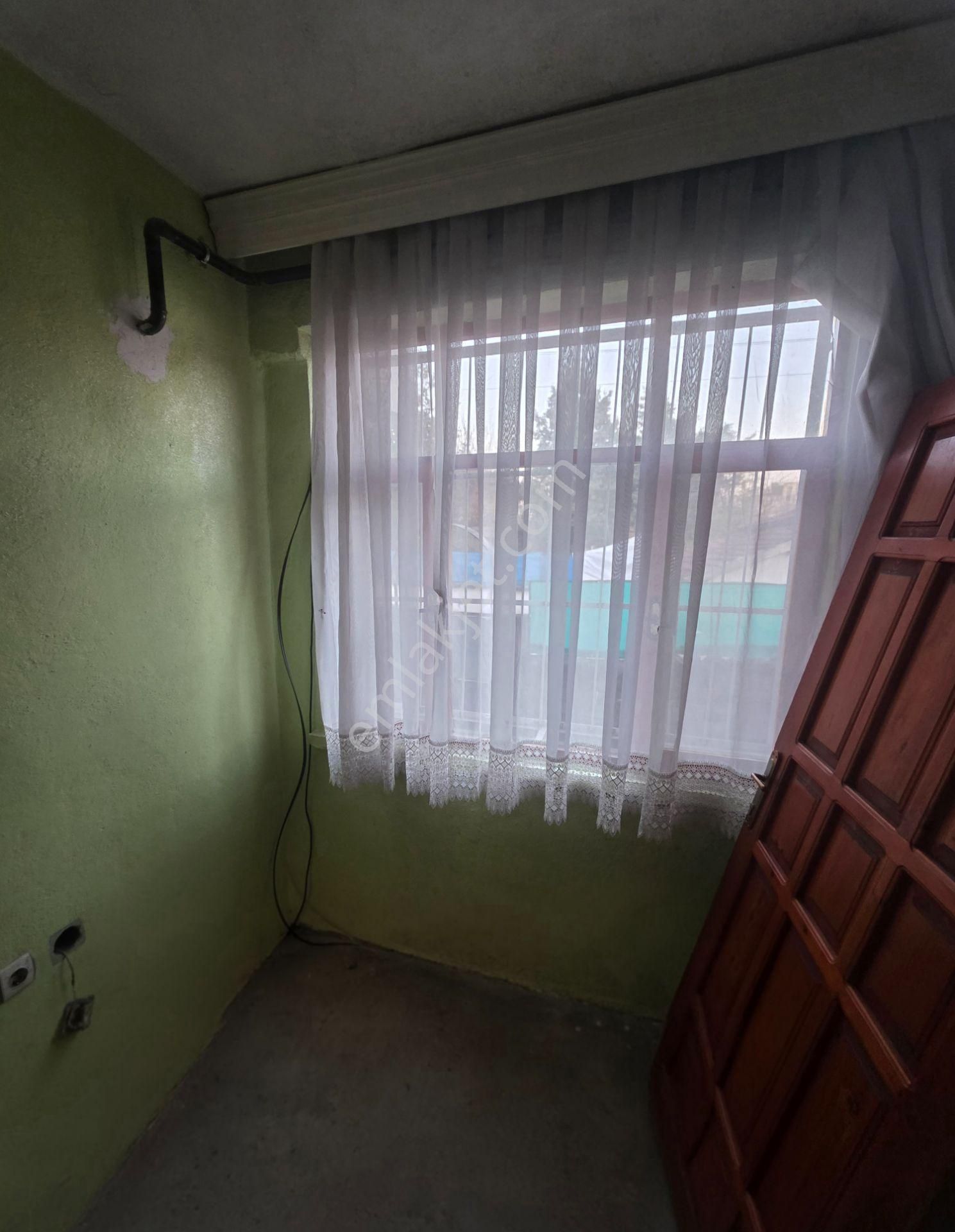 Mevlana Mahallesi'nde, 150 M2 Bahçeli, Müstakil Girişli 1+1 Ev - Görsel 4