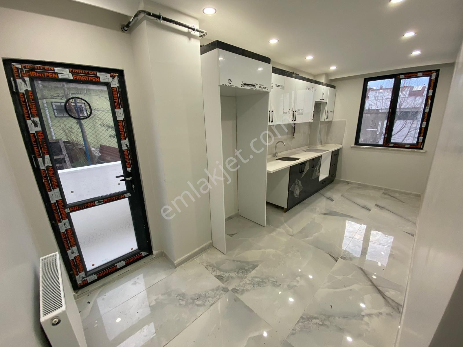 Günün Fırsatı !! Bağlarbaşı Mah. Satılık 3+1 Lüks Yüksek Giriş