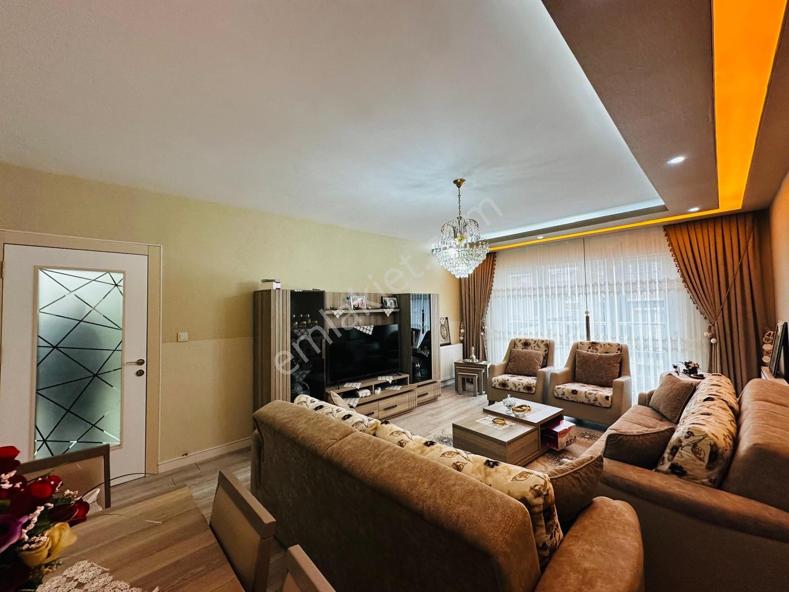 Pursaklar Mehmet Zengin Emlak'tan Yunus Emre Mah. Asansörlü 1.kat 3+1 Ful Yapılı Masrafsız Daire - Görsel 13