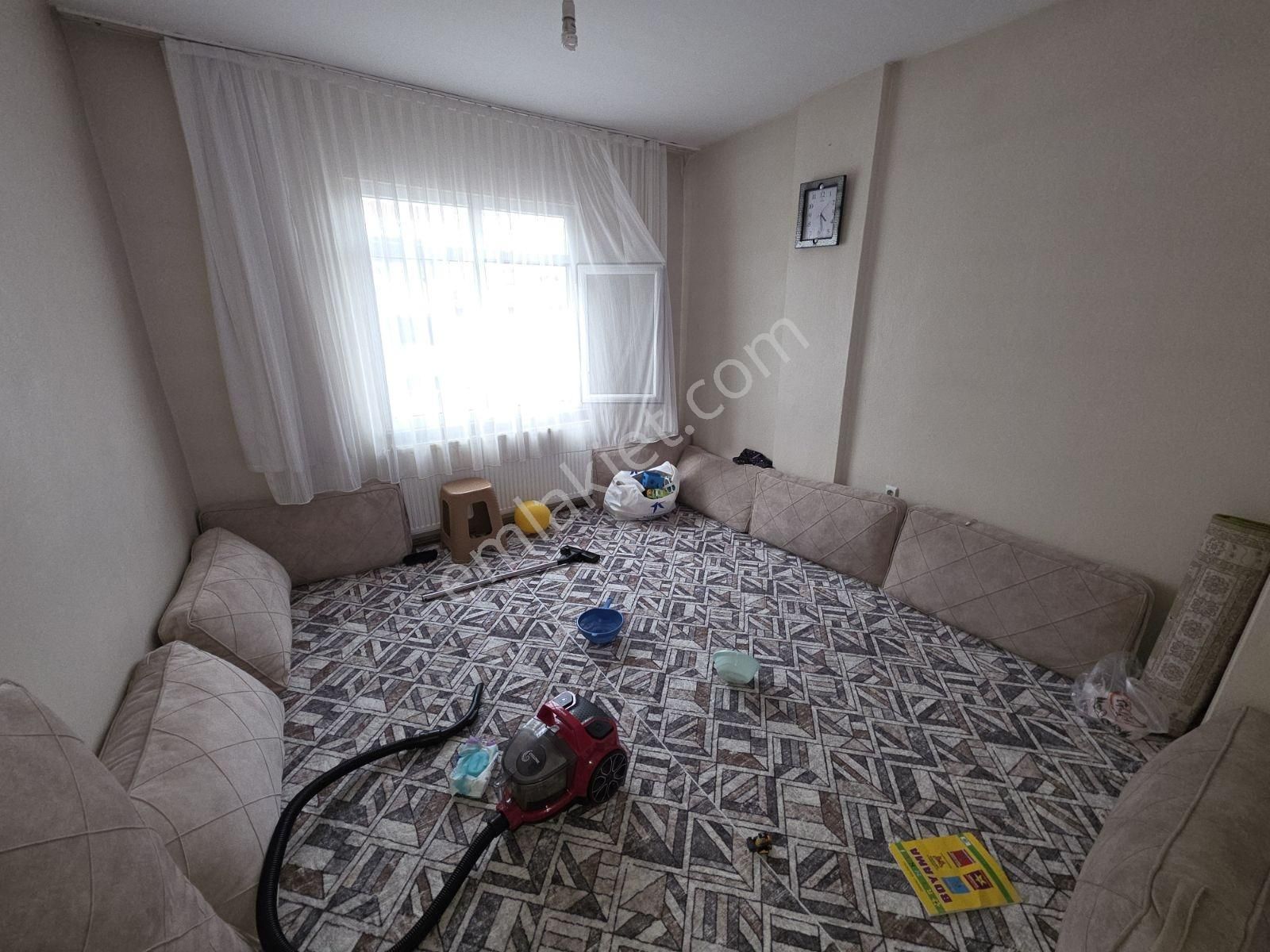 Mehmet Akifte Satılık 32m² Hisseli 2+1 3.kat - Görsel 8