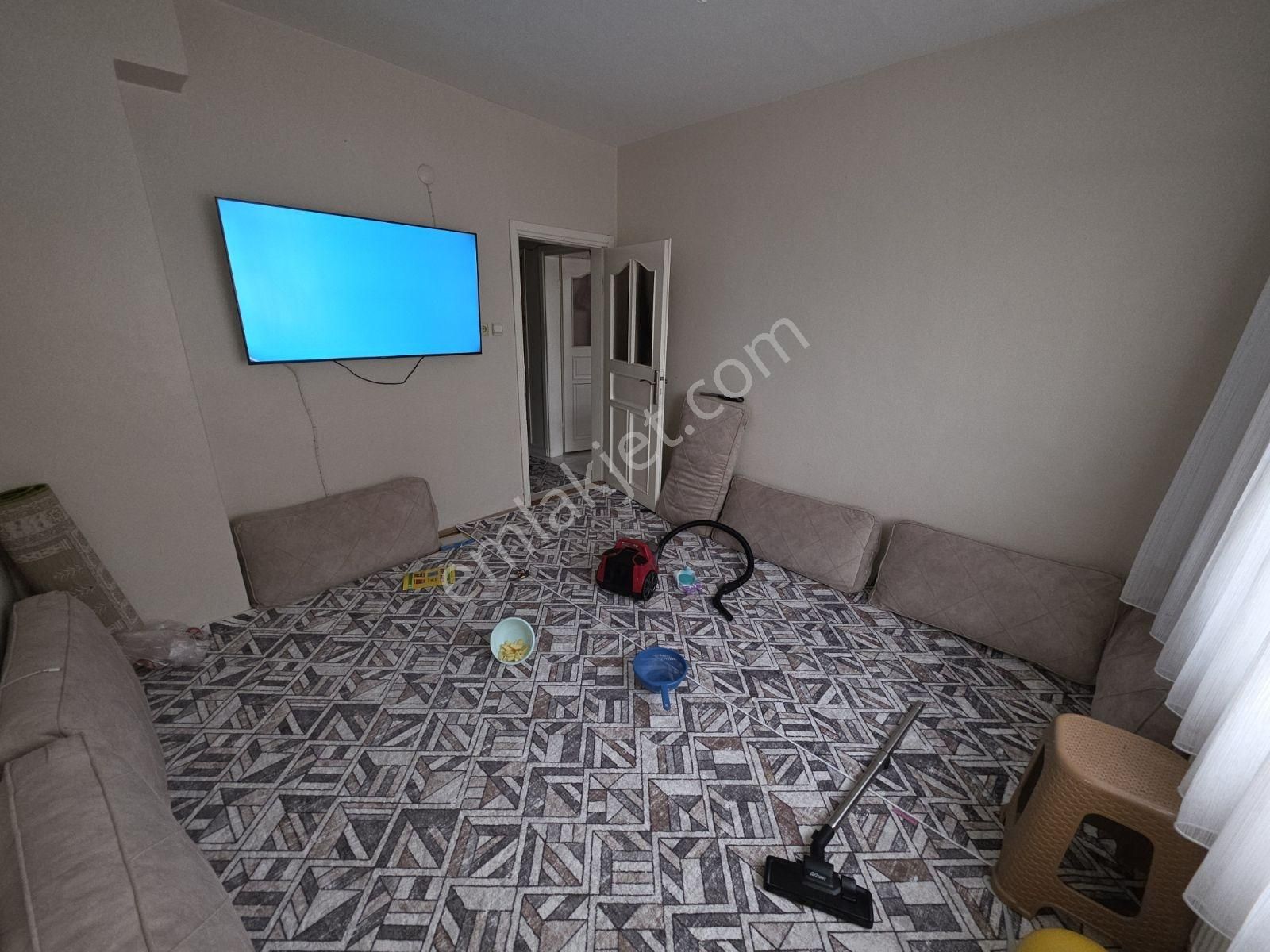 Mehmet Akifte Satılık 32m² Hisseli 2+1 3.kat - Görsel 2