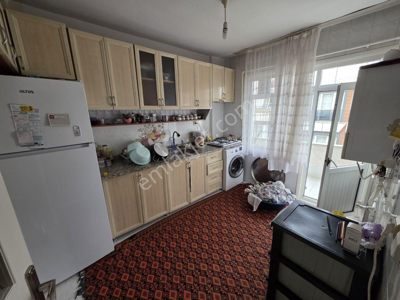 Mehmet Akifte Satılık 32m² Hisseli 2+1 3.kat