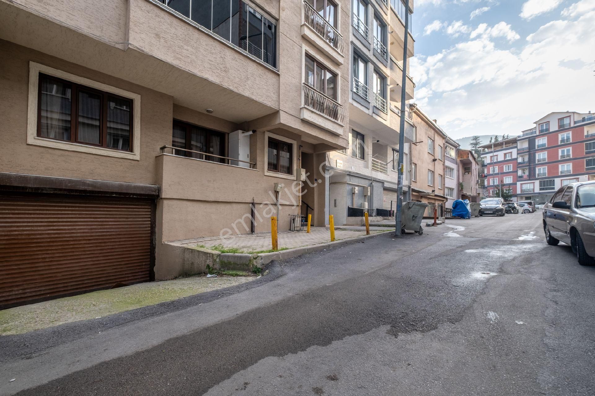 Bursa'nın Merkezinde Full Eşyalı Manzaralı 7 Yaşında Dubleks Daire - Görsel 33