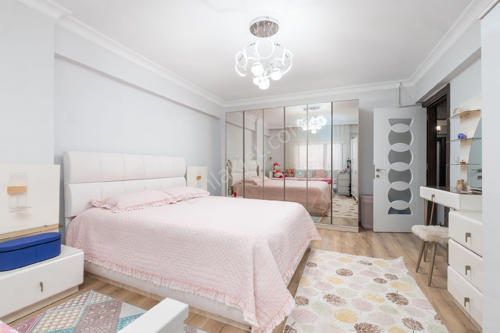 Bursa'nın Merkezinde Full Eşyalı Manzaralı 7 Yaşında Dubleks Daire - Görsel 8