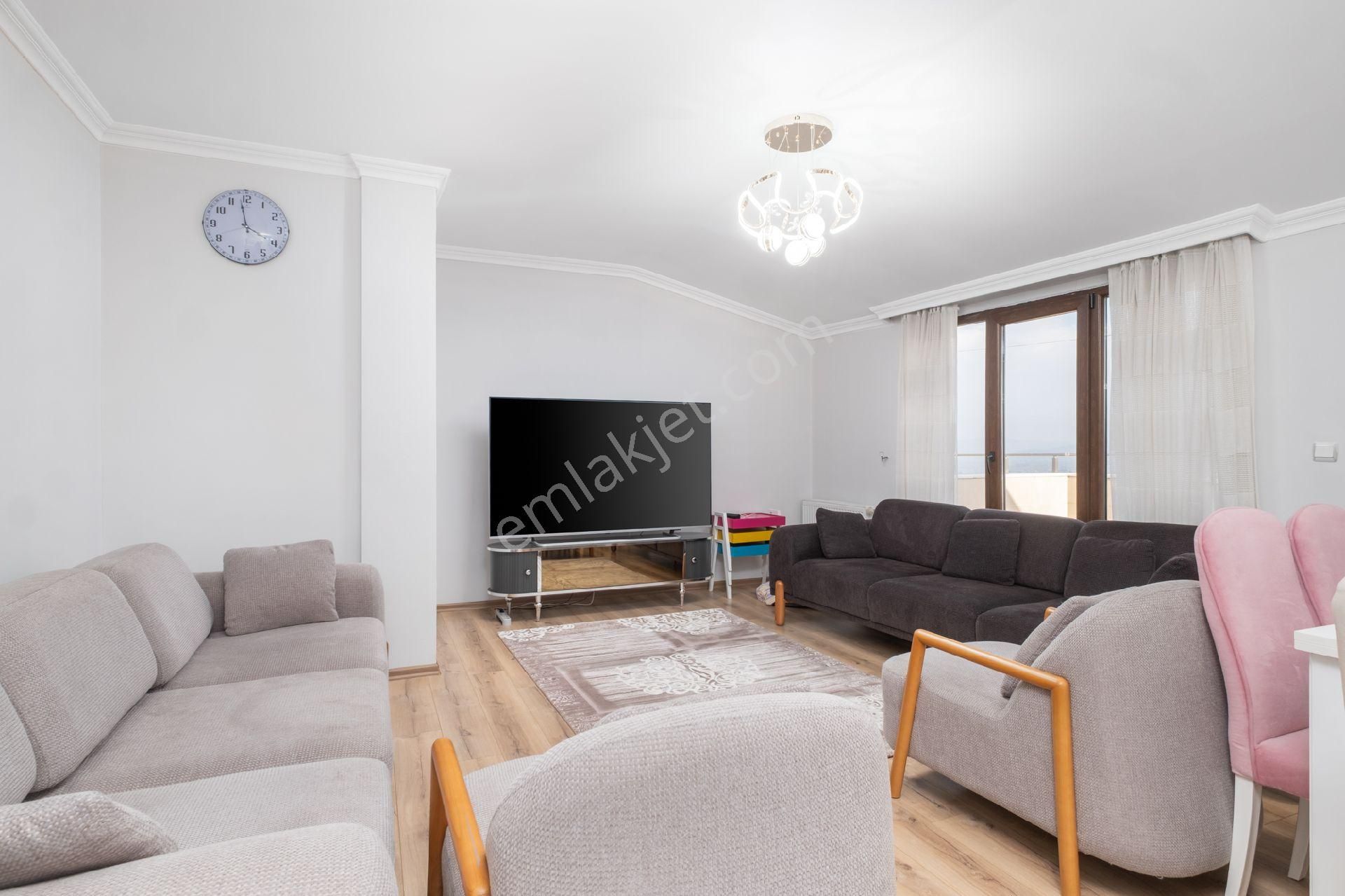 Bursa'nın Merkezinde Full Eşyalı Manzaralı 7 Yaşında Dubleks Daire - Görsel 5