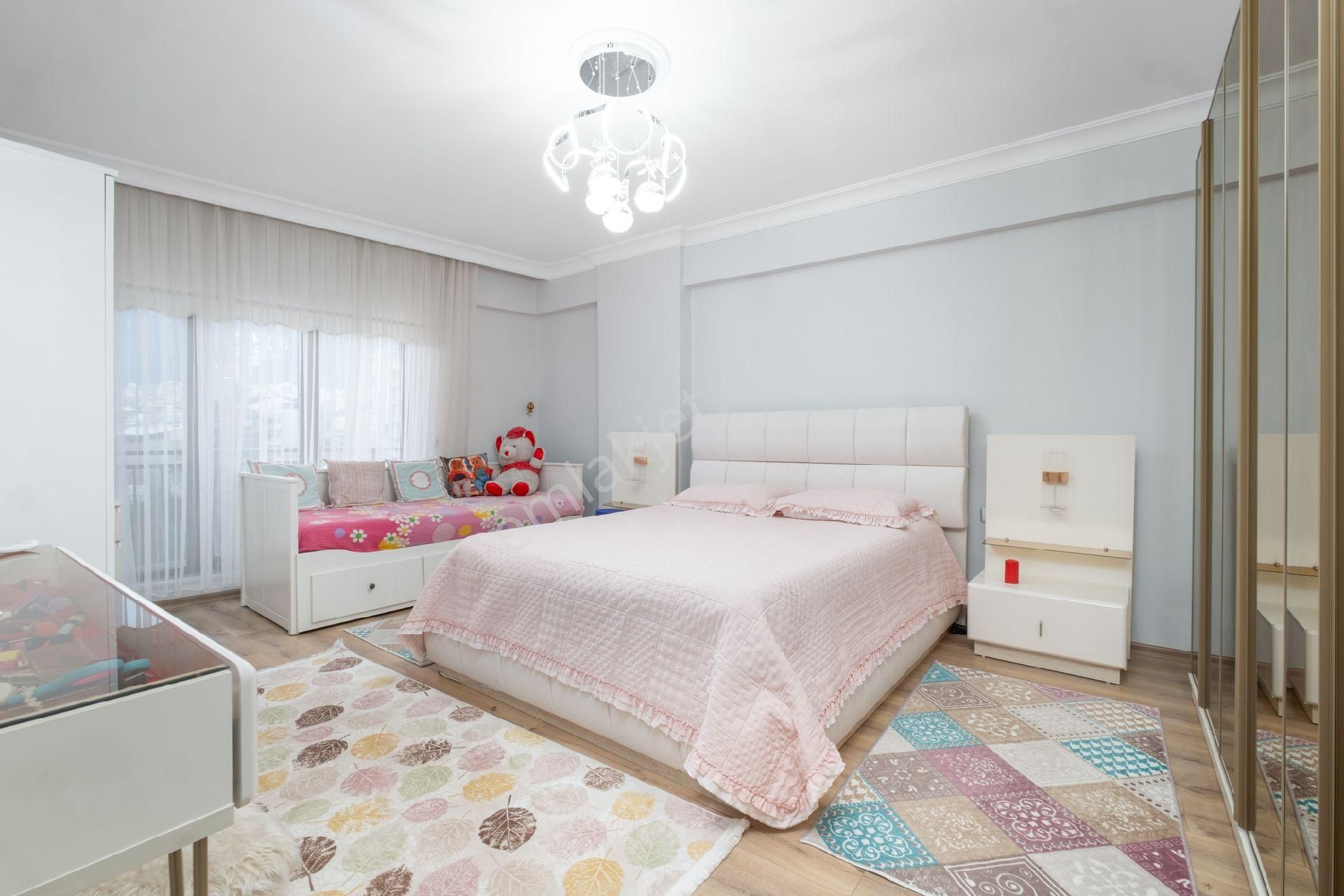 Bursa'nın Merkezinde Full Eşyalı Manzaralı 7 Yaşında Dubleks Daire - Görsel 17