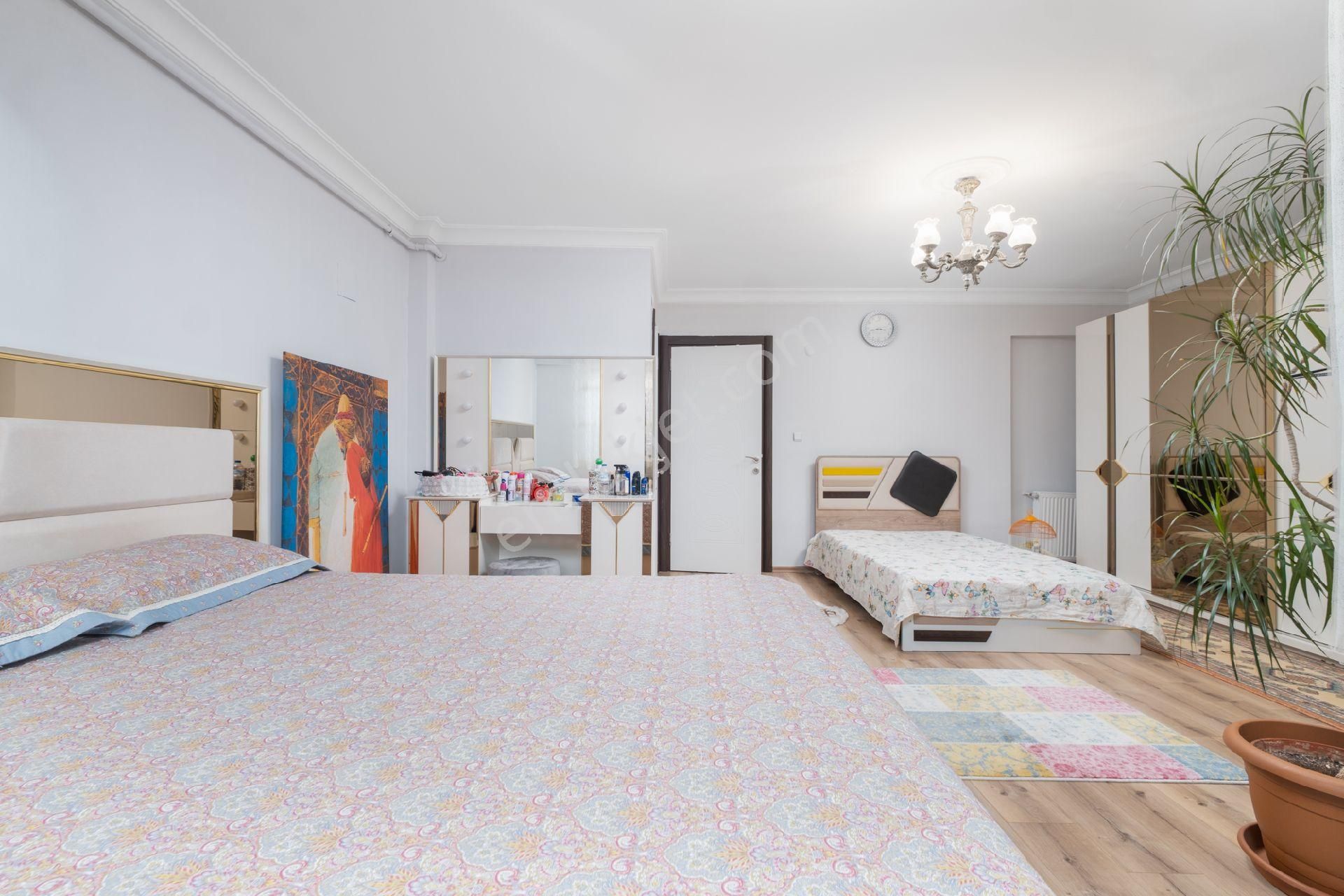 Bursa'nın Merkezinde Full Eşyalı Manzaralı 7 Yaşında Dubleks Daire - Görsel 9