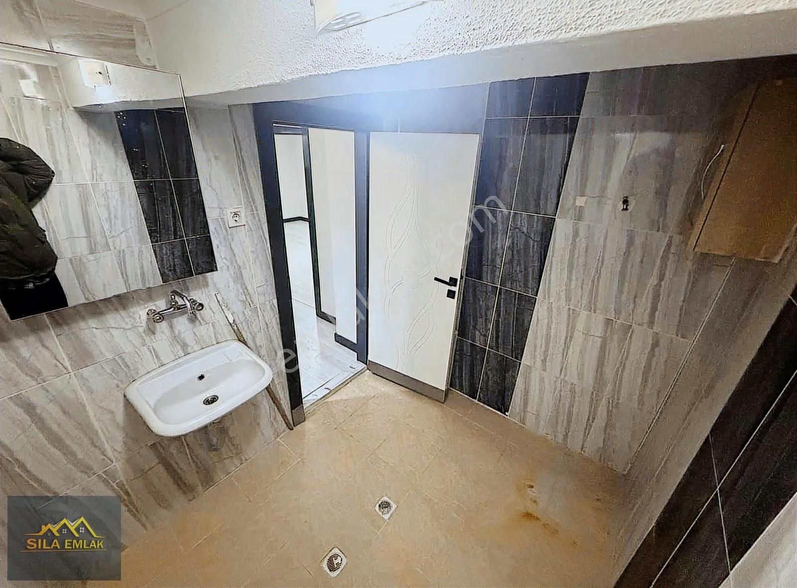 Atatürk Mh Merkezi Konum 3+1 Kilerli Full Yapılı Geniş Bahçe Kat - Görsel 9