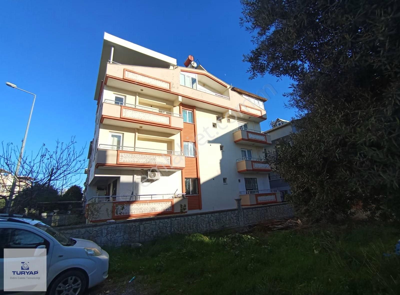 Didim Cumhuriyet Mahallesi'nde 4 Oda 1 Salon, Teraslı Dubleks