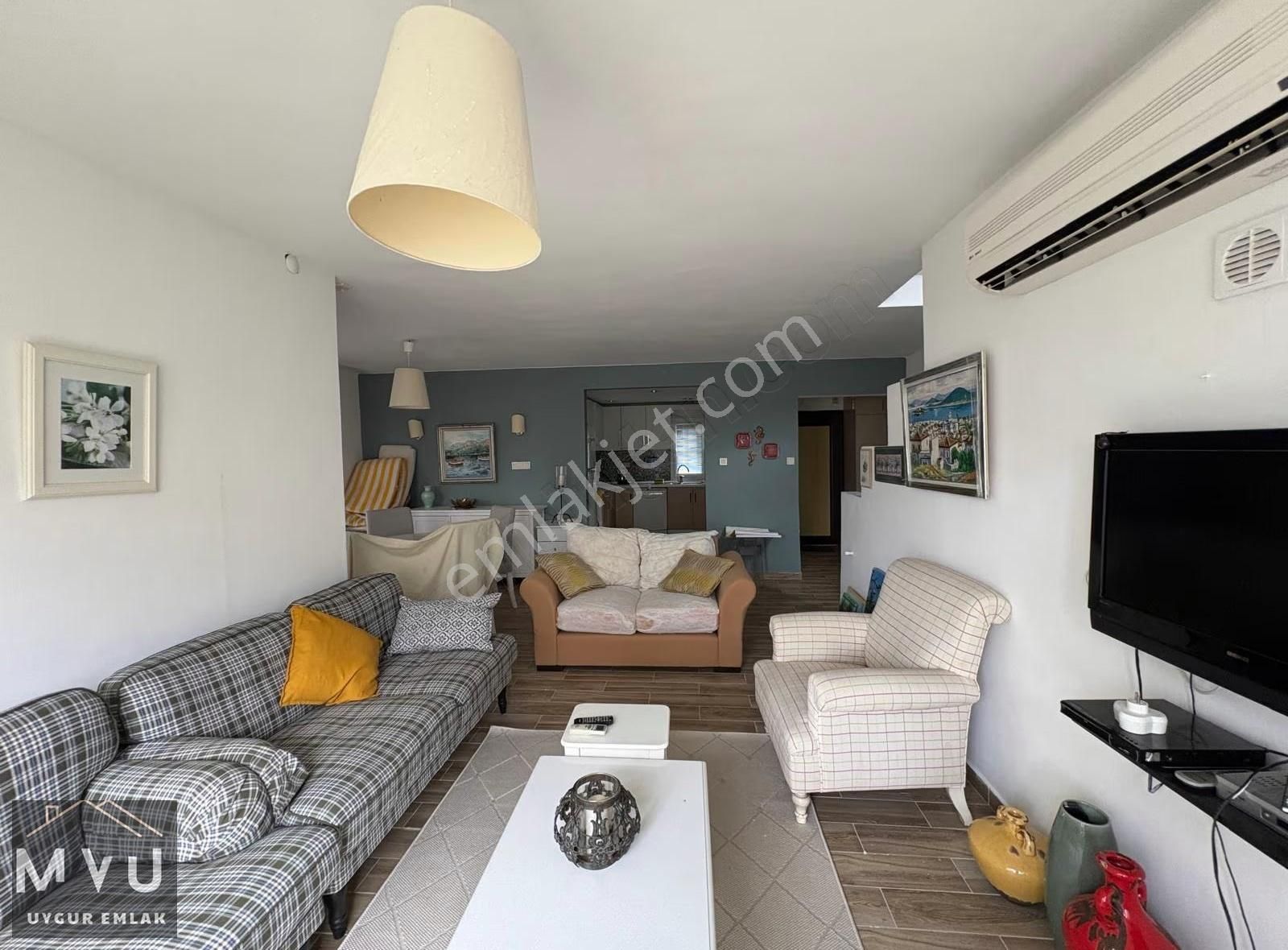 Havuzlu Sitede Deniz Manzaralı Villa - Görsel 3