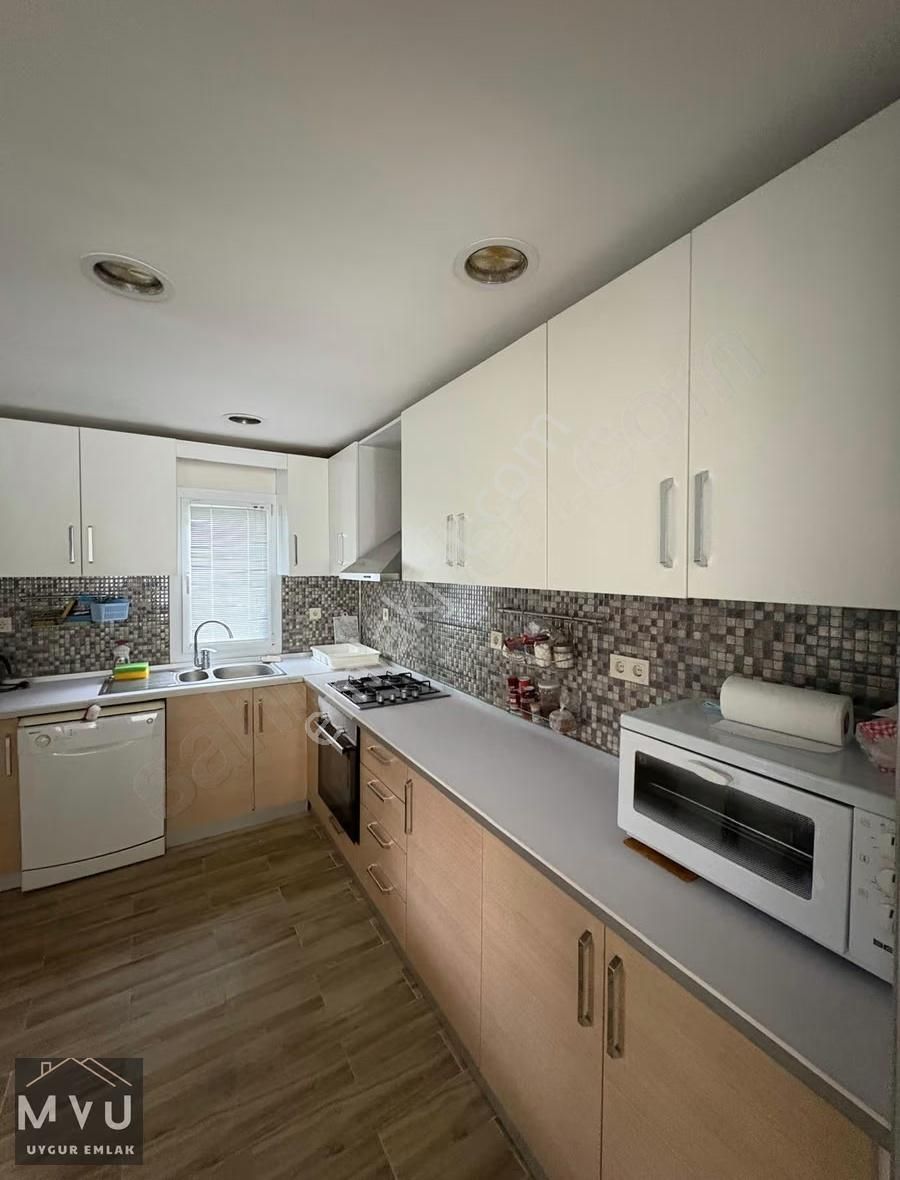 Havuzlu Sitede Deniz Manzaralı Villa - Görsel 4