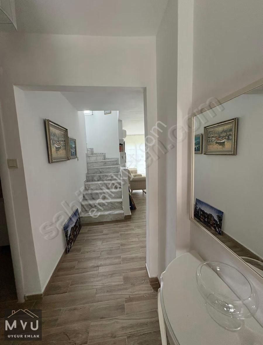 Havuzlu Sitede Deniz Manzaralı Villa - Görsel 16