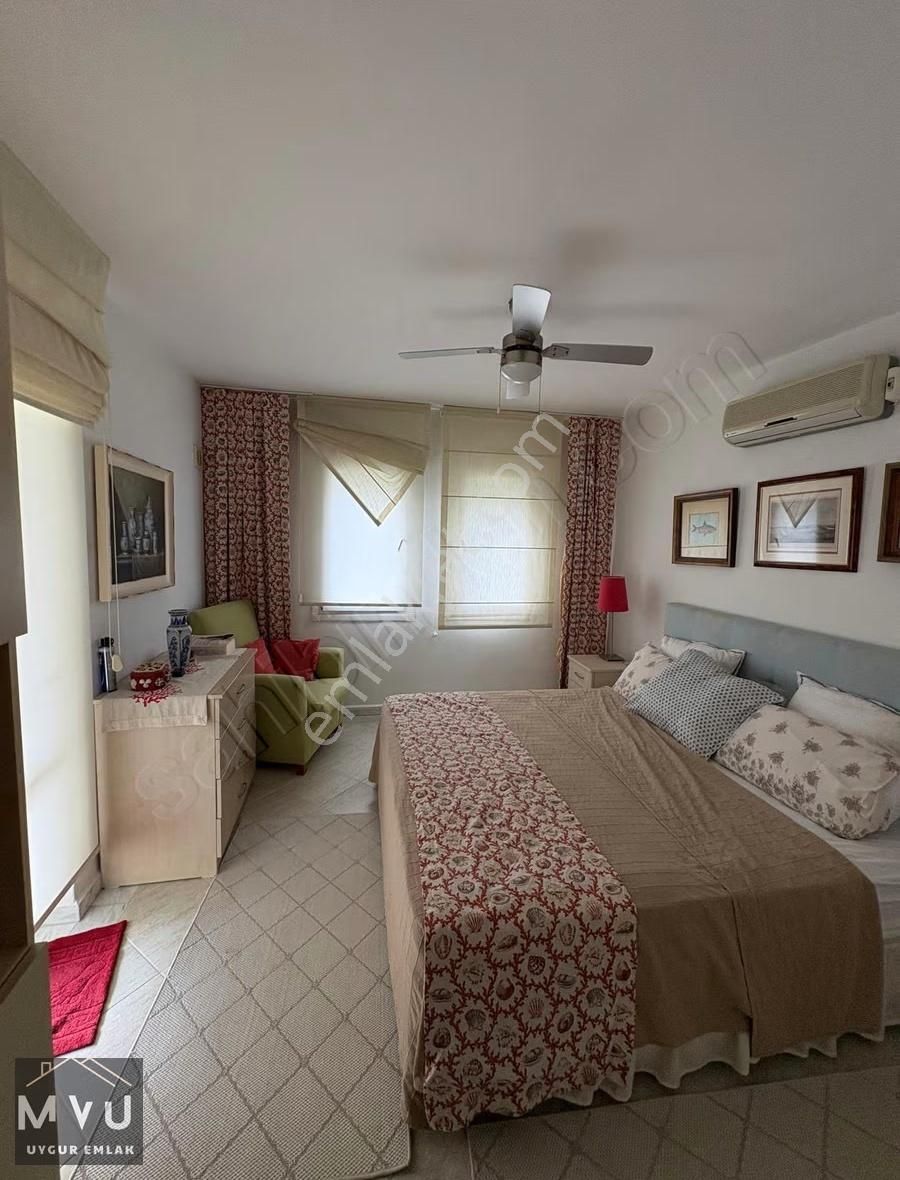 Muhteşem Konumda Deniz Manzaralı Villa - Görsel 18