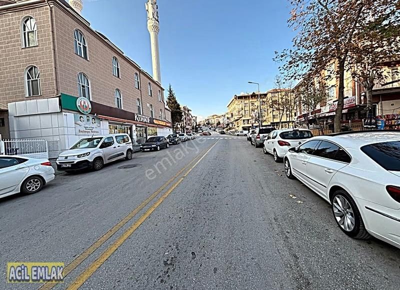 Acil Emlaktan İncirli Merkezde Cepheler Açık Balkonlu Daire - Görsel 3