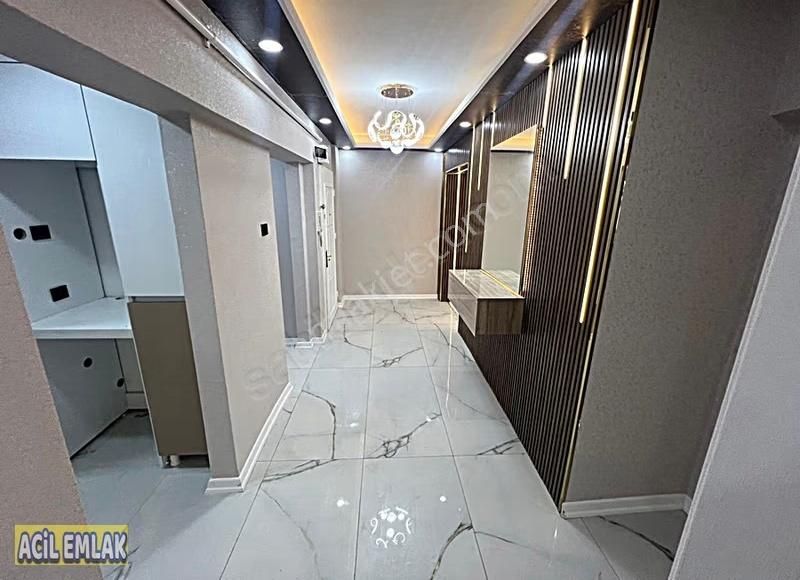 Acil Emlaktan Danışment Yakını Bağımsız Salon Lüks Yapılı Daire