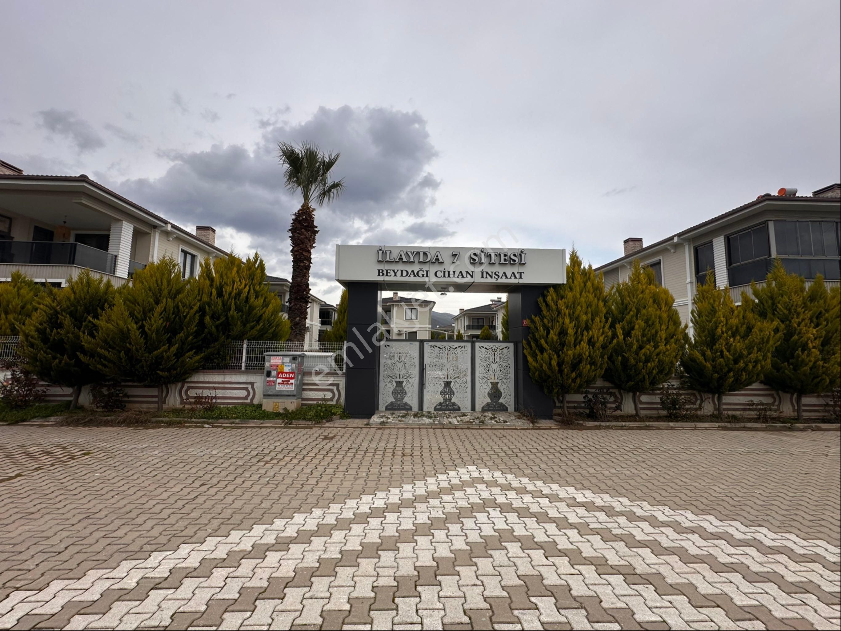 Altınoluk Narlı Mahallesinde Ultra Lüks Site İçerisinde Eşyalı 2+1 Satılık Daire