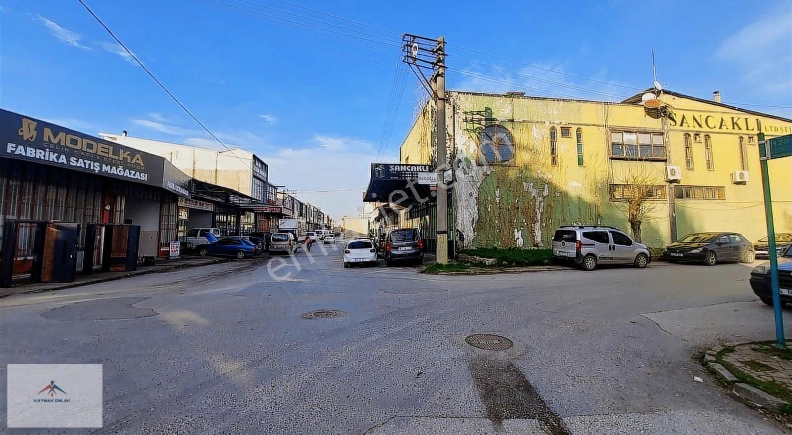 Kaymak Emlaktan Günay Mobilyacılar Sanayisinde Kiralık Dükkan - Görsel 15