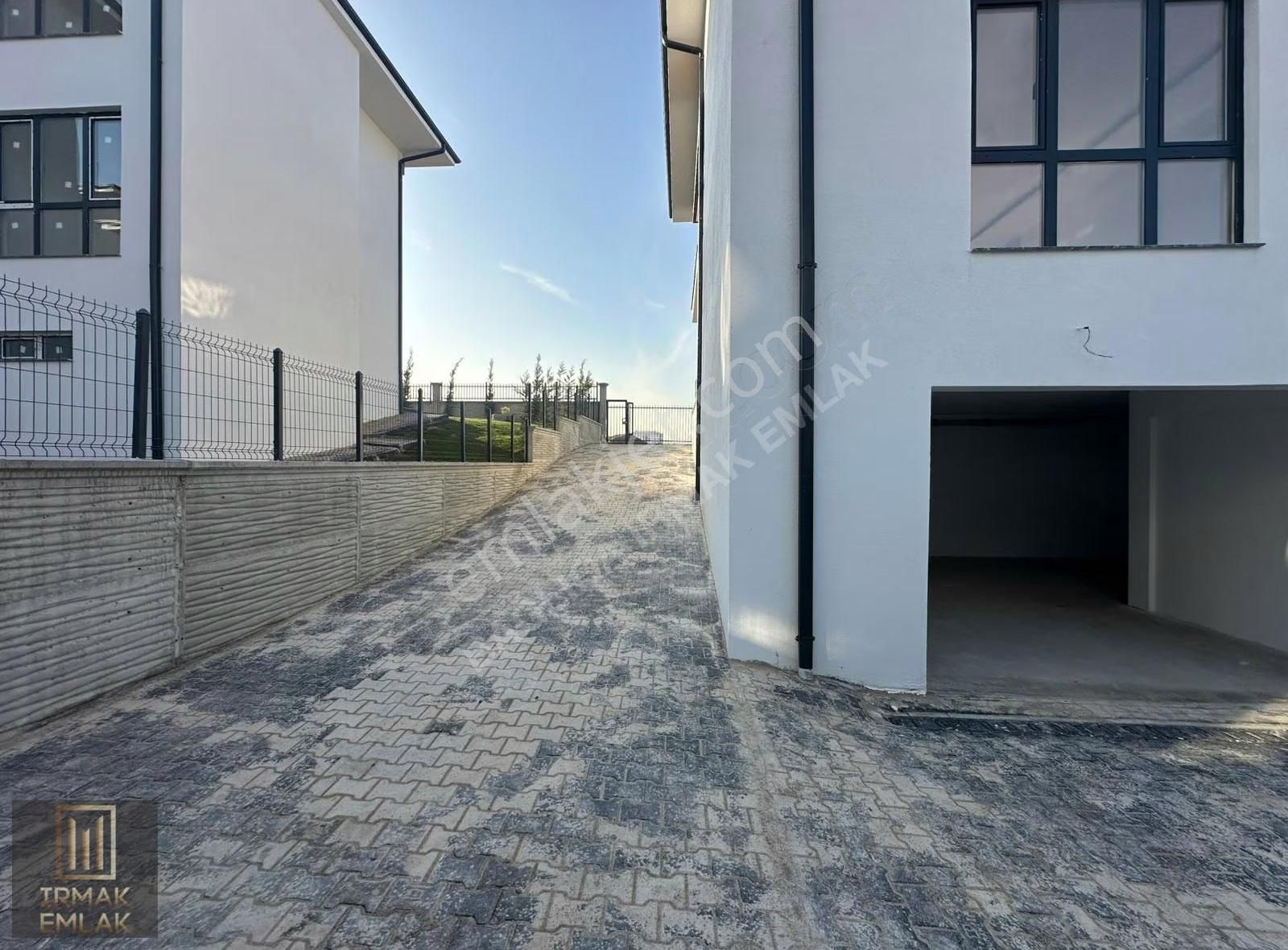Irmak Emlak-bağlıca'da Satılık Müstakil K.otoparklı 4+1 Villa - Görsel 11