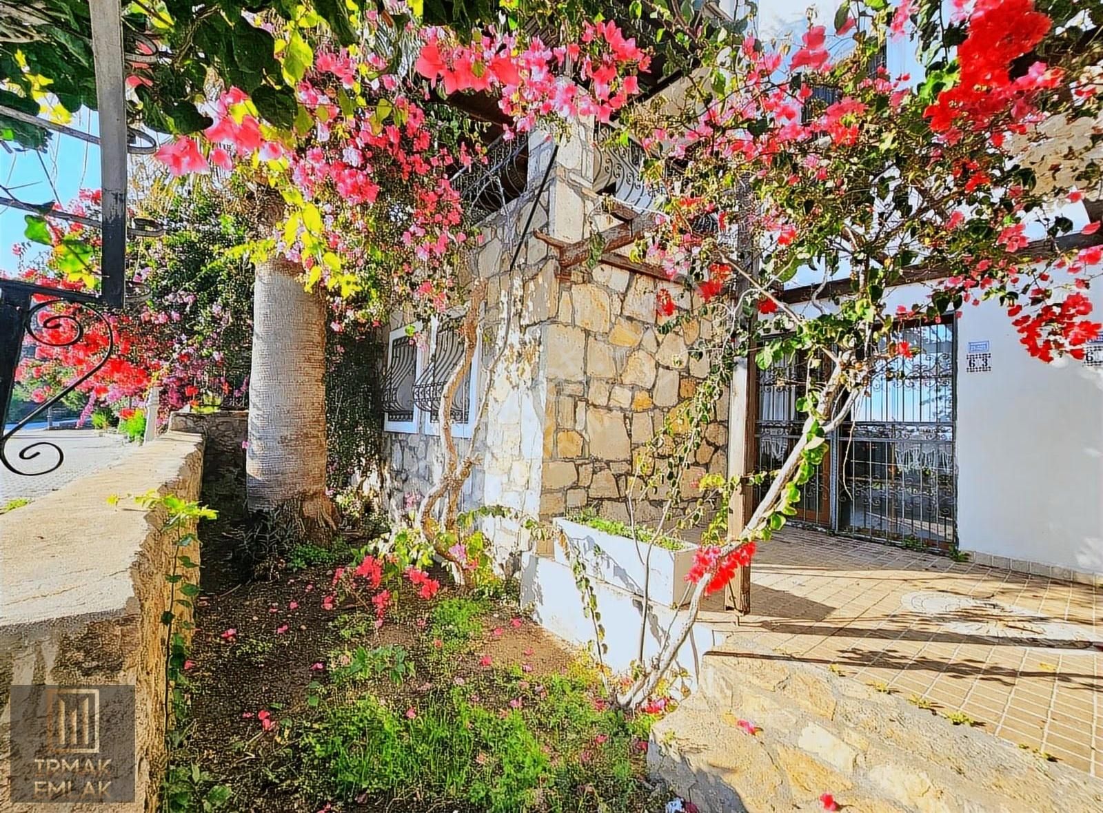 Akyarlar Deniz Manzaralı- Denize Yürüme Mesafeli 3+2 Tripleks - Görsel 13