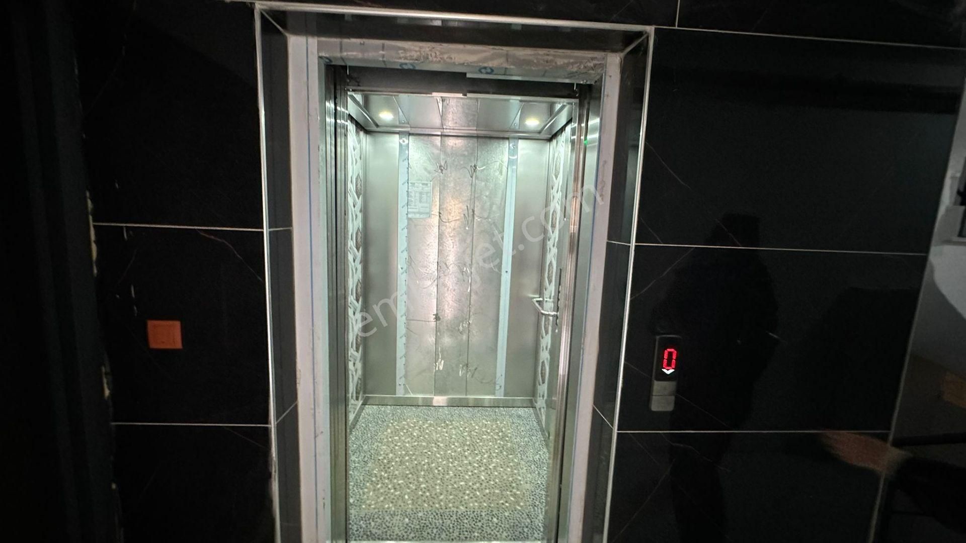 Parstan Tuzcumuratta Sıfır Eşyalı Doğalgazlı Asansörlü Lüks 1+1 - Görsel 3