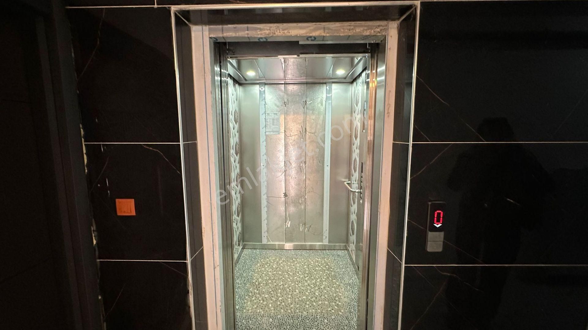 Parstan Tuzcumuratta Sıfır Eşyalı Doğalgazlı Asansörlü Lüks 1+1 - Görsel 5