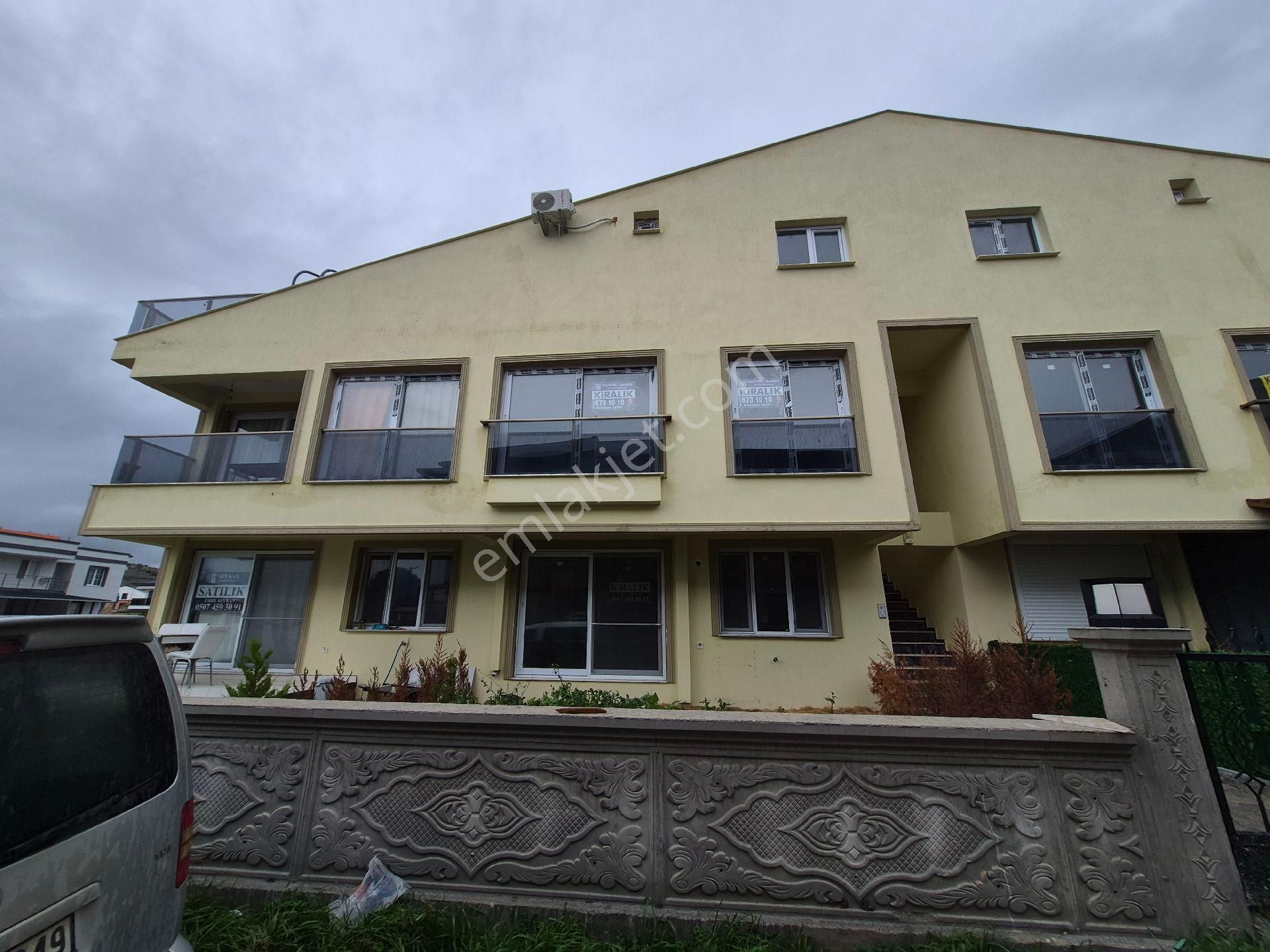 Çandarlı'da 2+1 Sıfır Dubleks Daire Kiralık