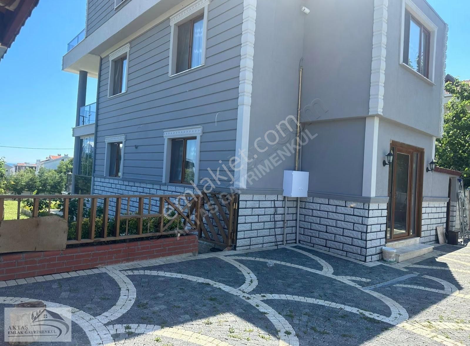 Büyükçekmece Güzelcede 5+2 Satılık Villa - Görsel 20