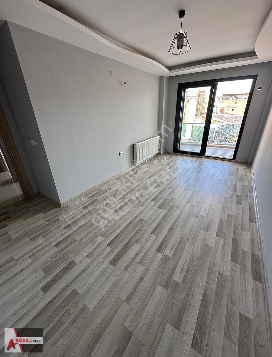 Akgül Emlak'tan Cüneytbey Mahallesinde 3+1 Kiralık Daire