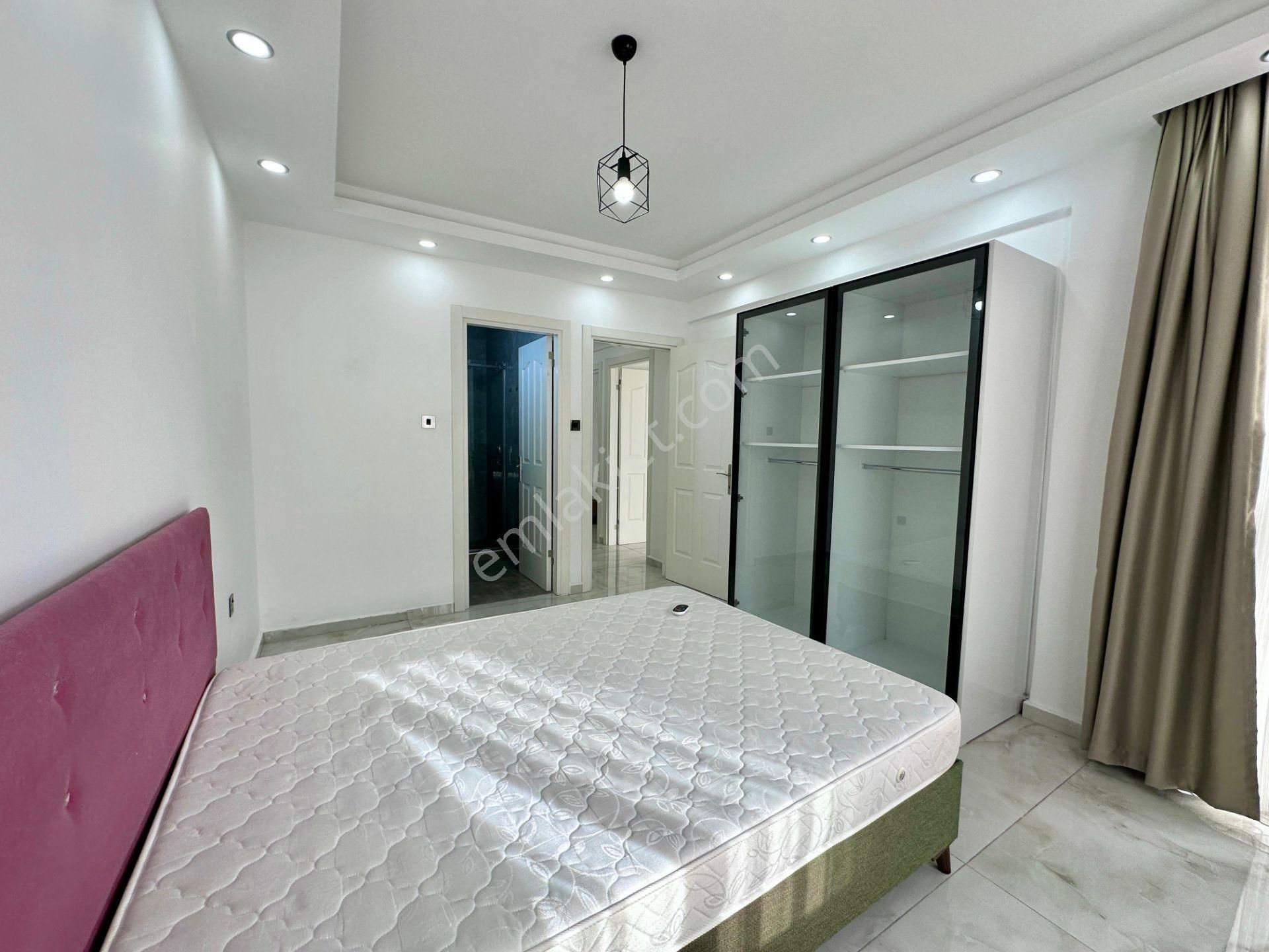 Girne Alsancak'ta Havuzlu Sitede Tamamen Yenilenmiş Kiralık 3+1 Daire !! - Görsel 9