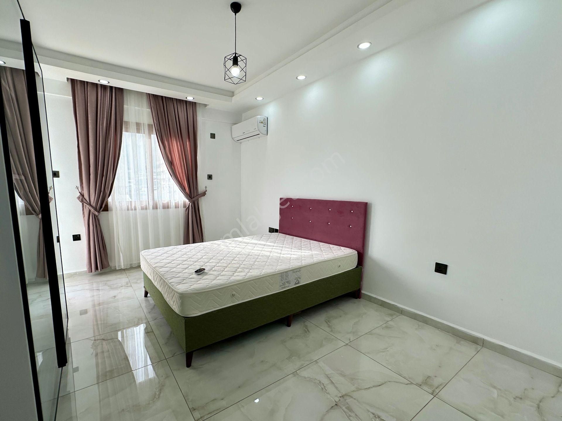 Girne Alsancak'ta Havuzlu Sitede Tamamen Yenilenmiş Kiralık 3+1 Daire !! - Görsel 8