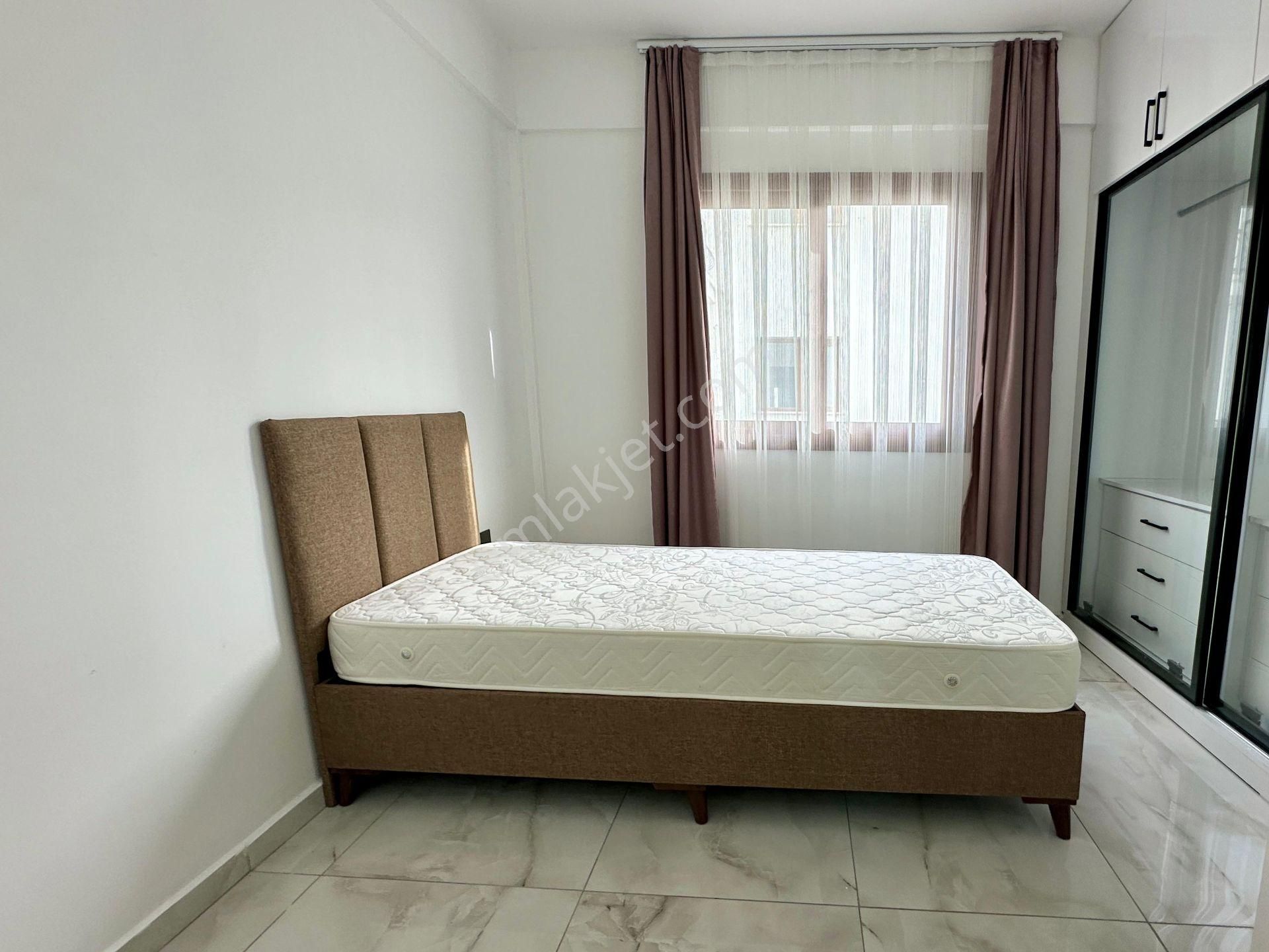 Girne Alsancak'ta Havuzlu Sitede Tamamen Yenilenmiş Kiralık 3+1 Daire !! - Görsel 12