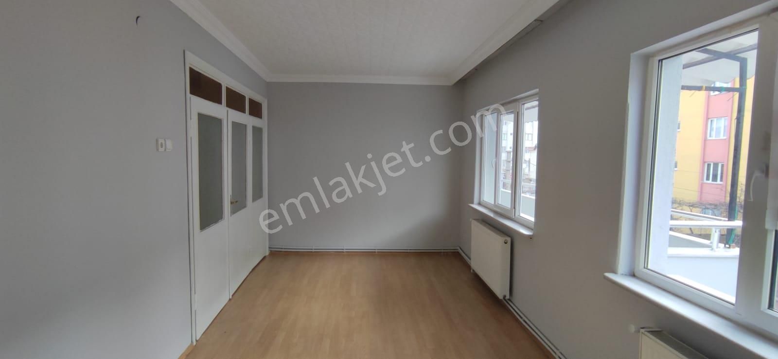 Elfiden Gümüşçeşme Mahallesi Kiralık 3+1 Daire