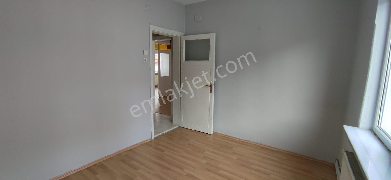 Elfiden Gümüşçeşme Mahallesi Kiralık 3+1 Daire - Görsel 2