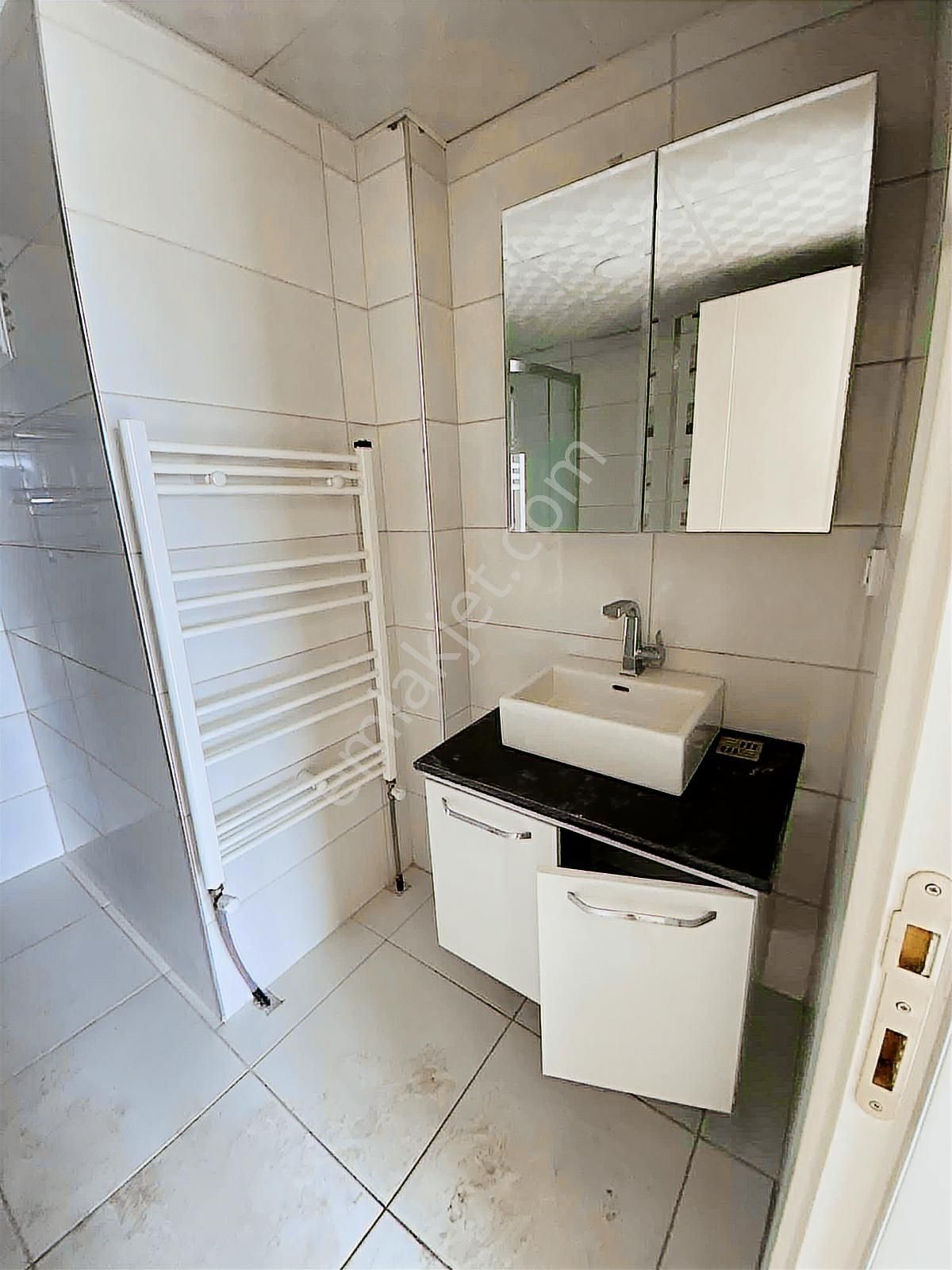 Satılık Geniş Ferah Site İçi 2+1 - Görsel 3