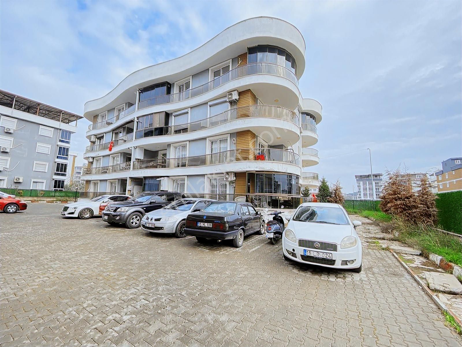 Satılık Geniş Ferah Site İçi 2+1