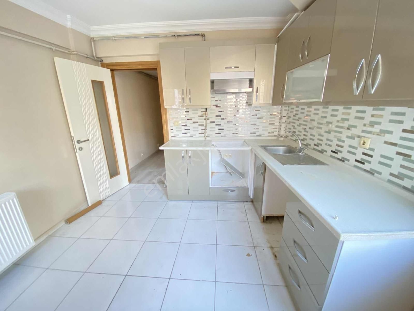 Satılık 2+1 Merkezi Konum Doğalgazlı - Görsel 3