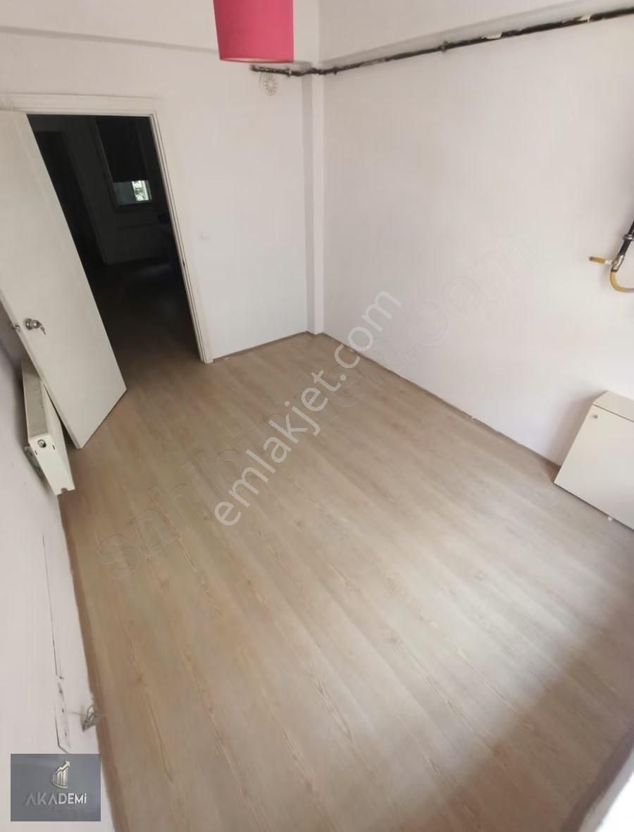 Akademi'den Haller Yakını Ayrı Mutfaklı 12.000 Tl Kiracılı 1+1 - Görsel 2