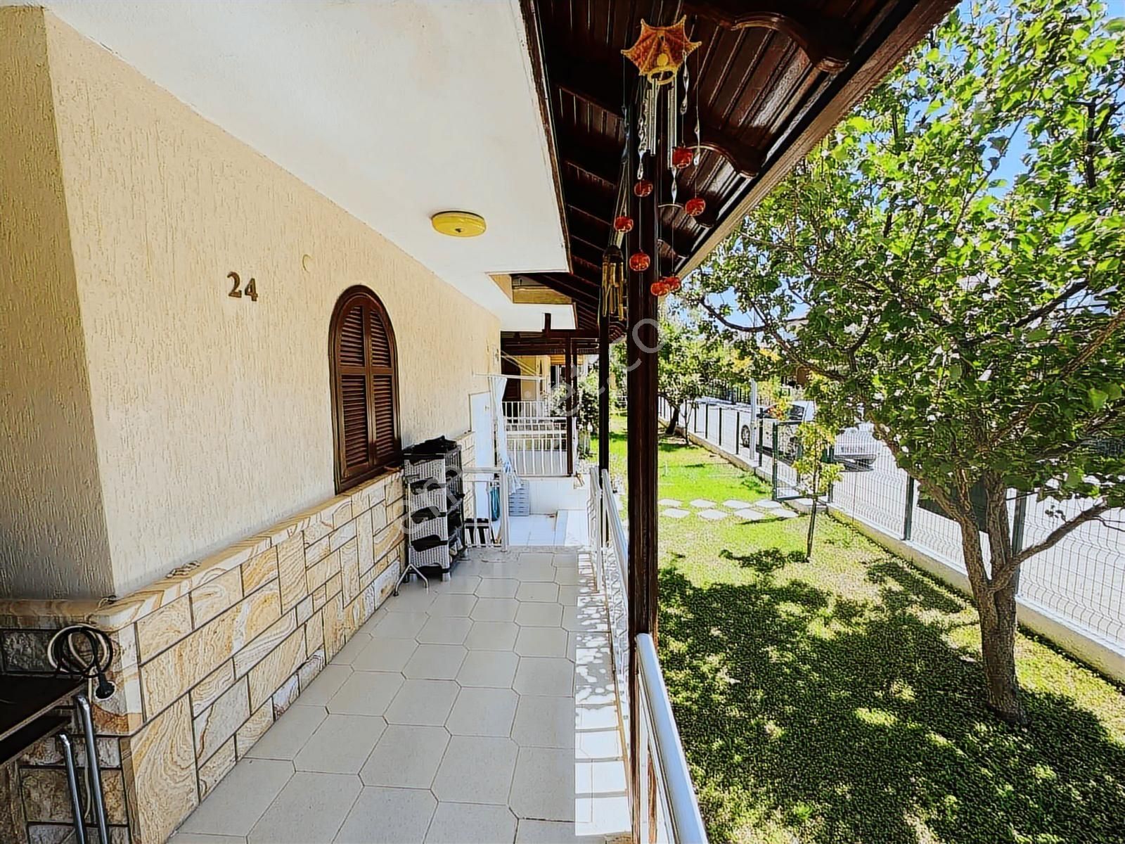 Kuşadası Davutlar'da Plaja 80 Mt Satılık 4+1 Tripleks Yazlık - Görsel 7