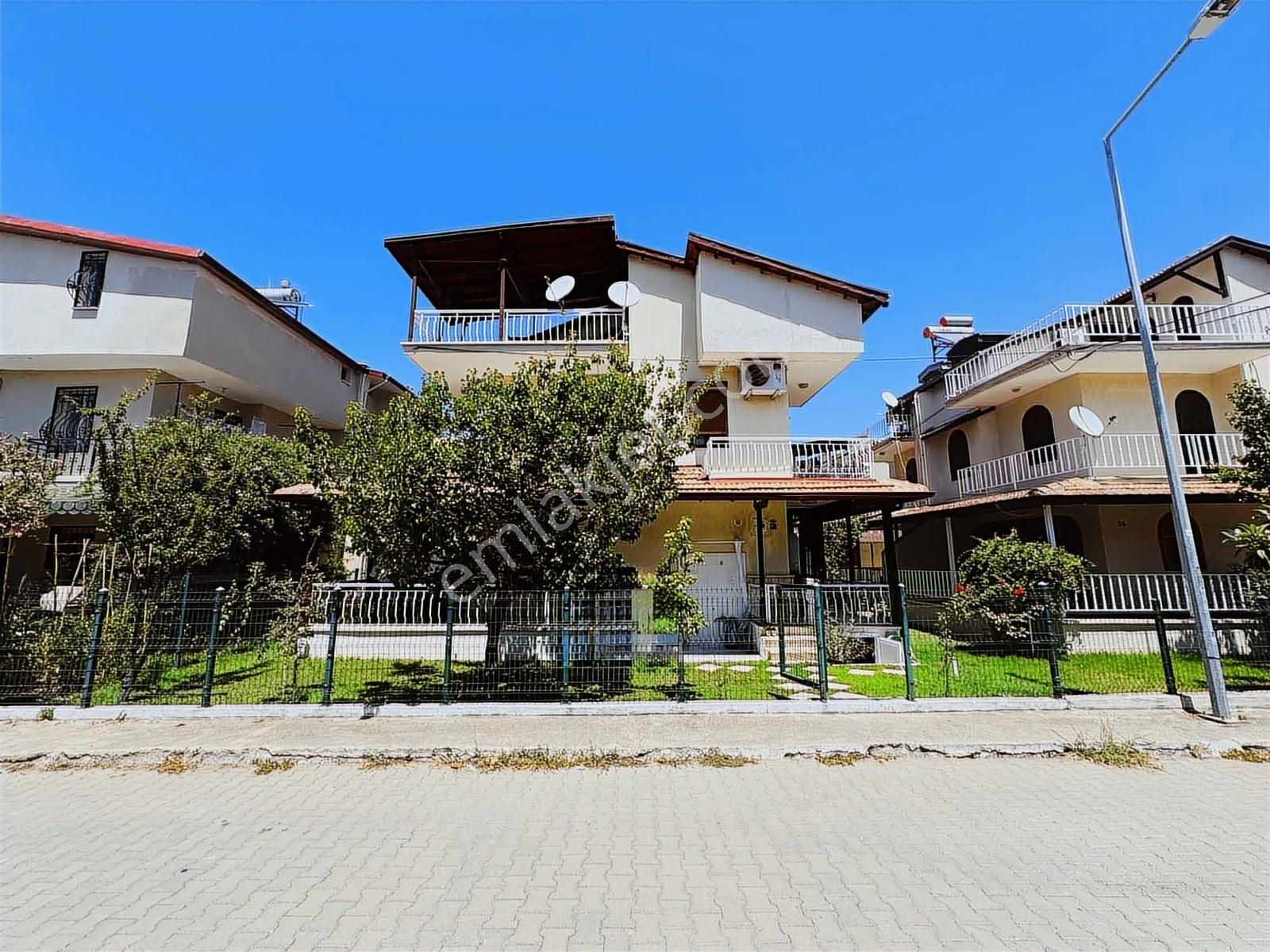 Kuşadası Davutlar'da Plaja 80 Mt Satılık 4+1 Tripleks Yazlık - Görsel 6