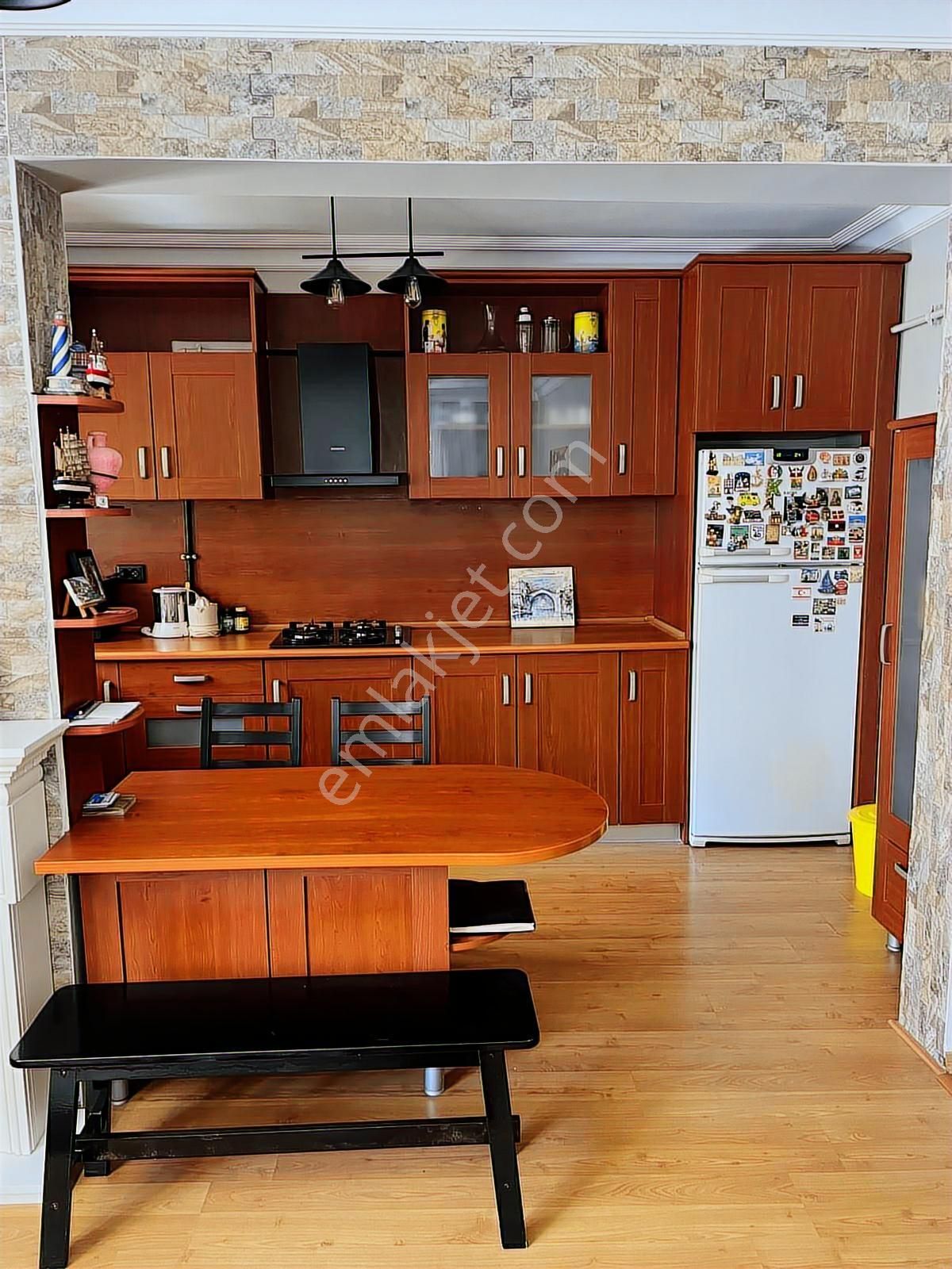 Küçükyalı Sahilde Nezih Sokakta 2+1 78 M² Kombili Otoparklı - Görsel 7