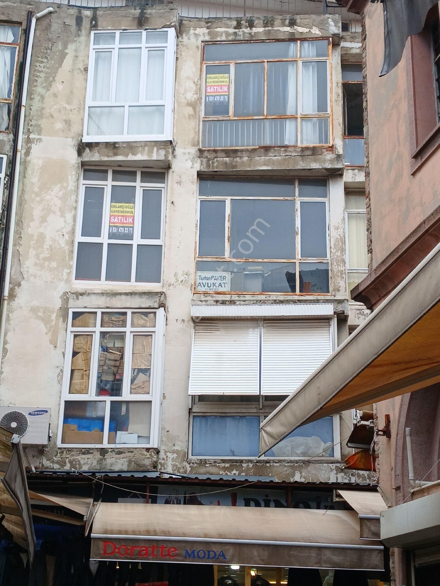 İzmir Konak Kemeraltı Çarşısında Satılık Ofis Büro