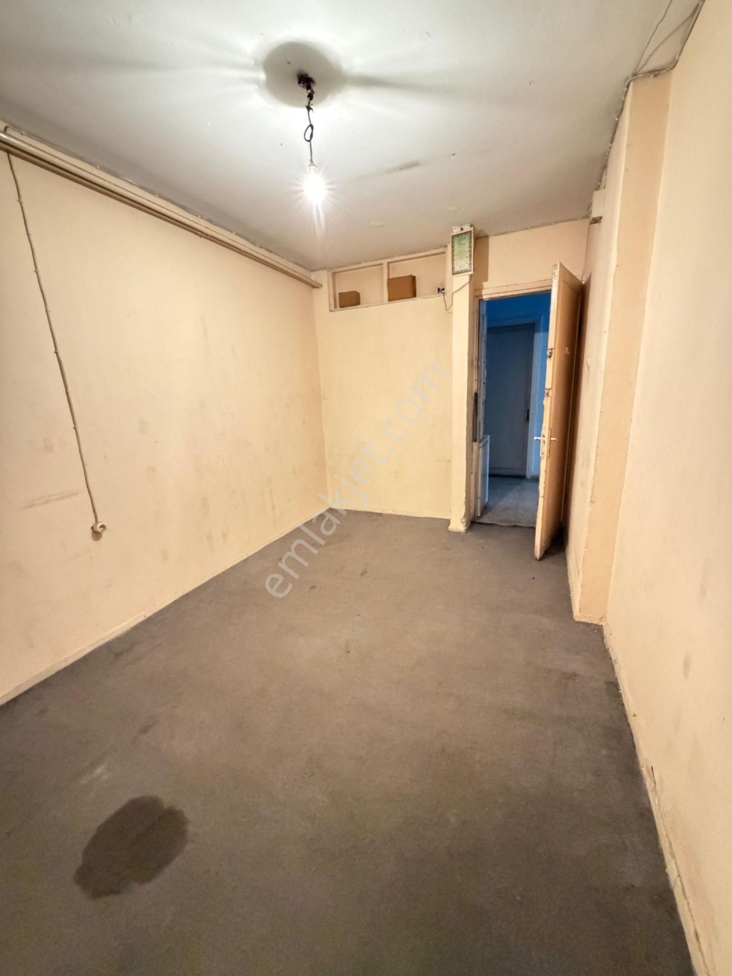 İzmir Konak Kemeraltı Çarşısında Satılık Ofis Büro - Görsel 14