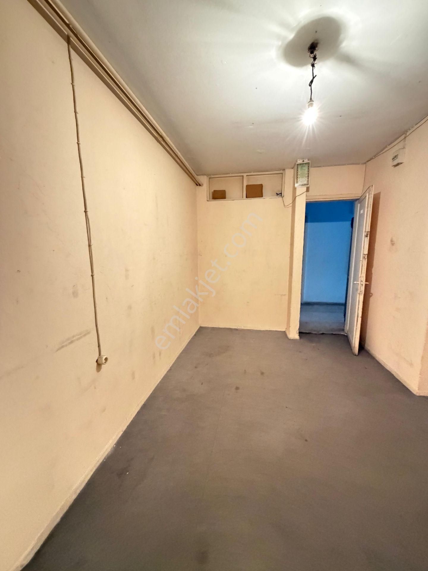 İzmir Konak Kemeraltı Çarşısında Satılık Ofis Büro - Görsel 8