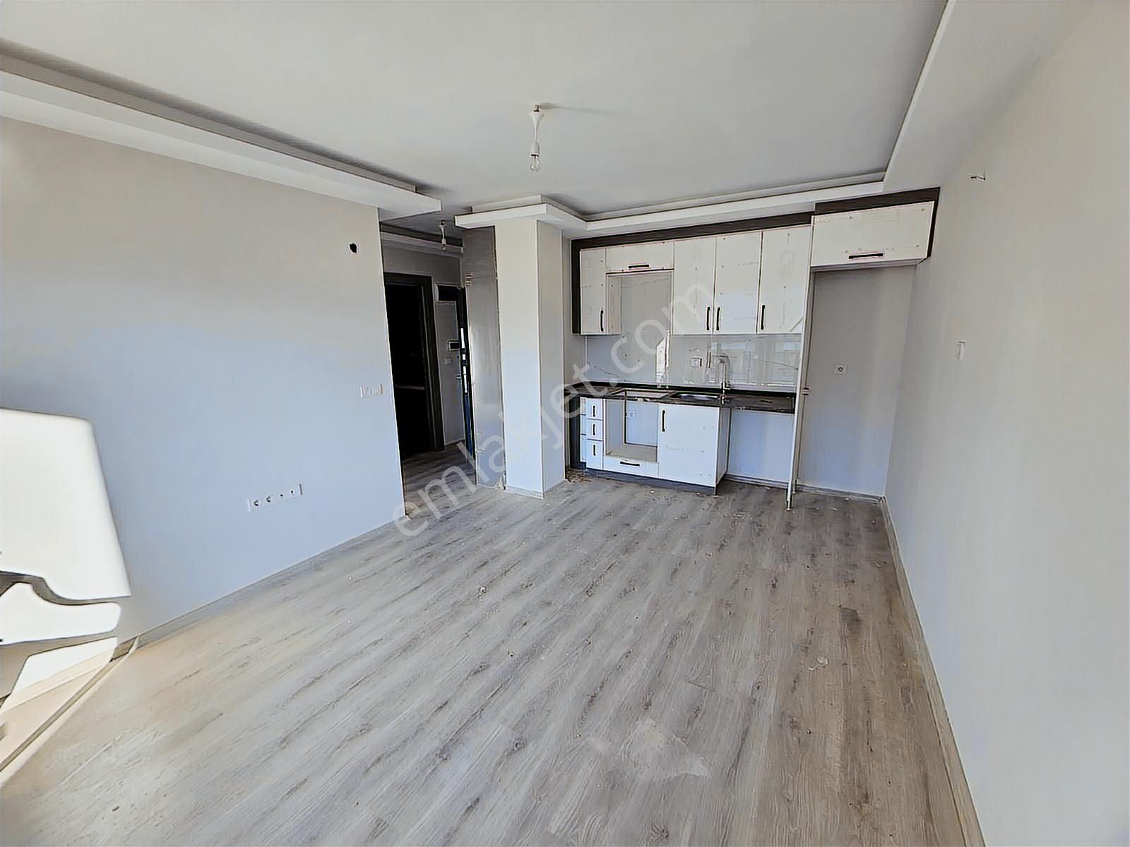 Havuz Manzaralı 1+1 / Ara Kat Daire - Görsel 6