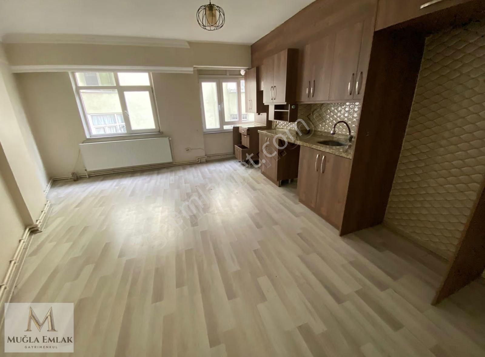 Muğla Emlaktan Bağlarbaşında Cadde Başı 65m 2+1 Daire 1.kat - Görsel 8